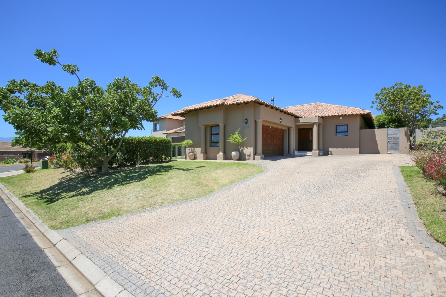 3 Bedroom Property for Sale in The Hill Western Cape